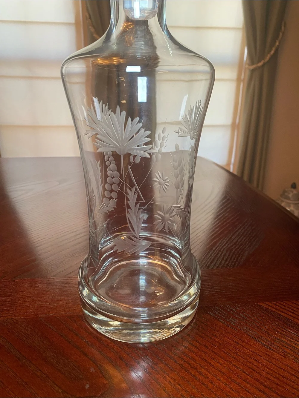 Crystal Etched Glass Decanter with stunning stopper - Clear